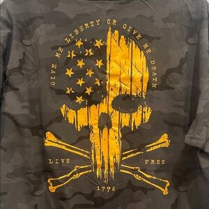 Men's black Camouflage T-Shirt with Skull Design howitzer like new xxl